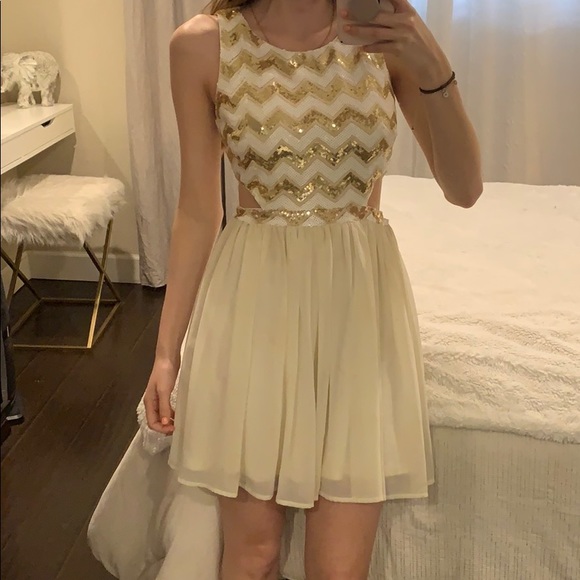 slim fit dress slacks Pernilla Placement Printed Belted Short Dress Gold – APOELLA main image 1